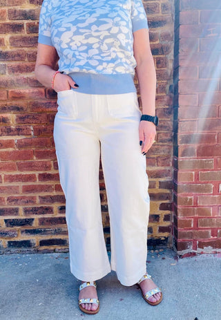 White patched pockets cropped wide leg jean