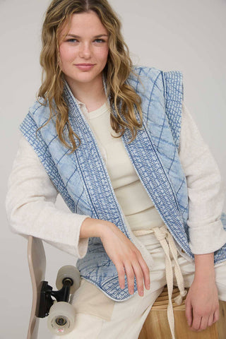 WASHED DENIM QUILTED DENIM VEST
