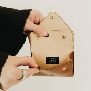 Eden Envelope Card Holder Wallet: Brown