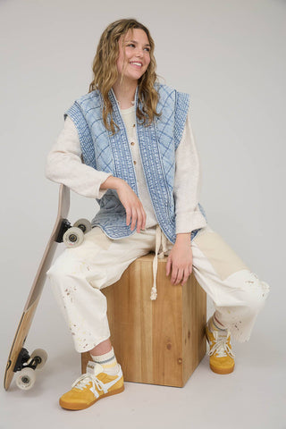 WASHED DENIM QUILTED DENIM VEST