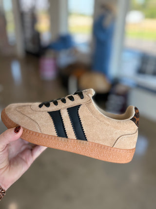 Heads Up Sneakers -Camel