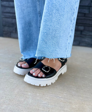 That’s just me Black sandal