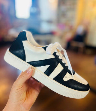 Koast Tennis Shoe