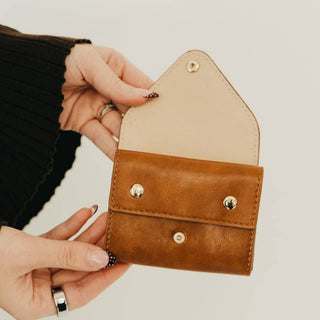 Eden Envelope Card Holder Wallet: Brown