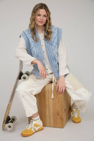 WASHED DENIM QUILTED DENIM VEST