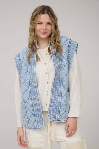 WASHED DENIM QUILTED DENIM VEST